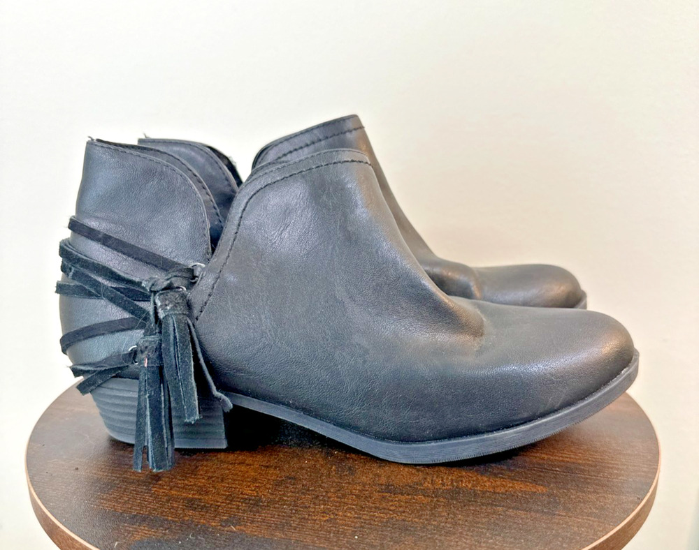 Sugar Women's Black Ankle Booties Tassel Wrap Low Block Heel Size 8.5